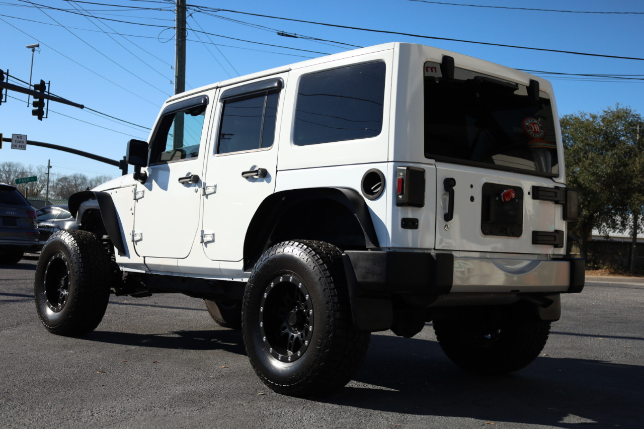 Jeep Wrangler Unlimited Sahara 4WD 2013
