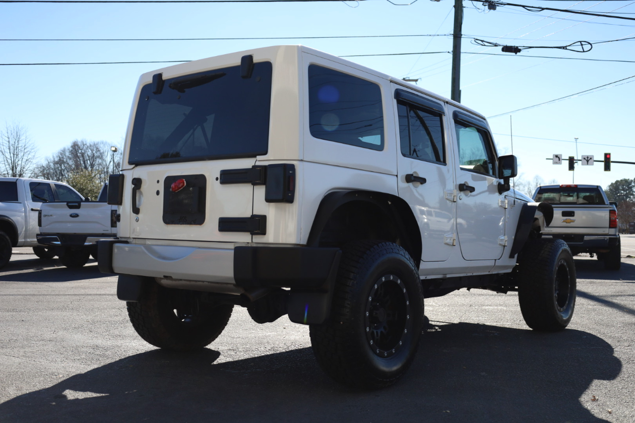 Jeep Wrangler Unlimited Sahara 4WD 2013