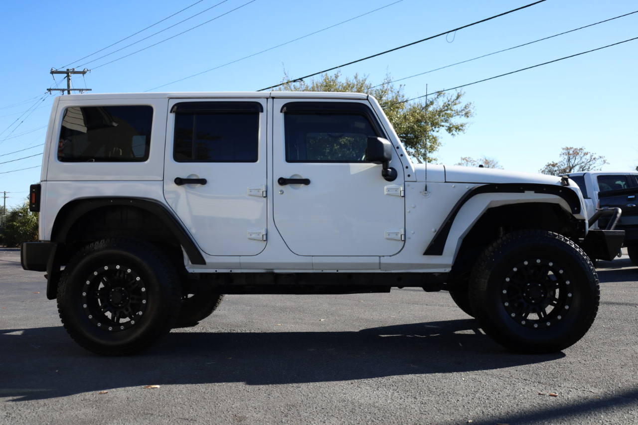 Jeep Wrangler Unlimited Sahara 4WD 2013
