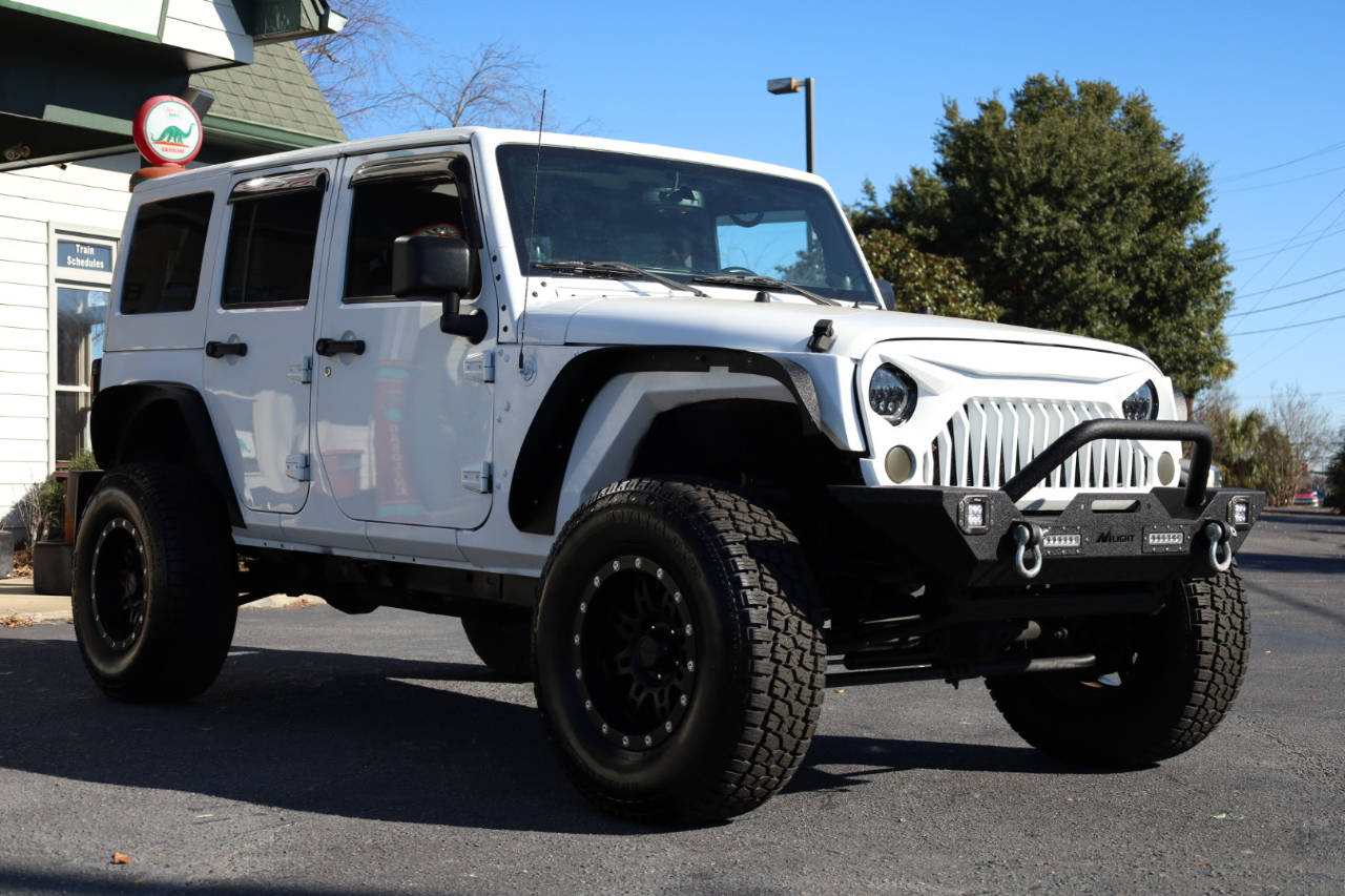 Jeep Wrangler Unlimited Sahara 4WD 2013