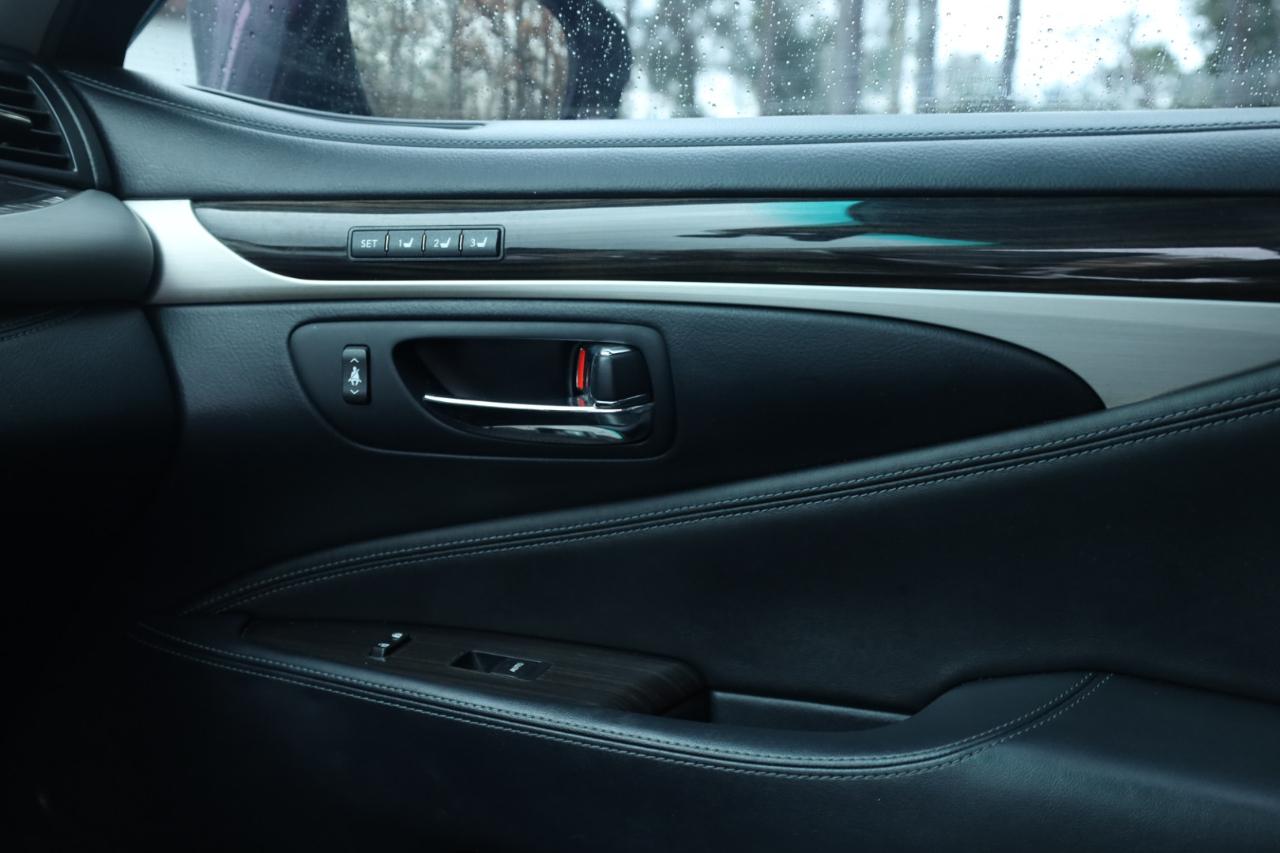 Lexus LS 460 RWD 2017