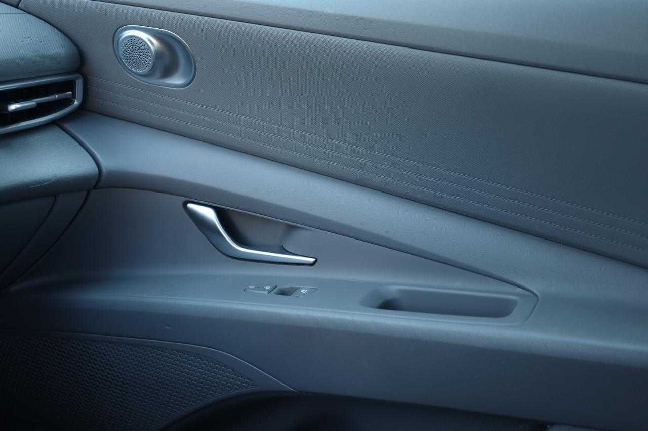 Hyundai Elantra SEL 2023