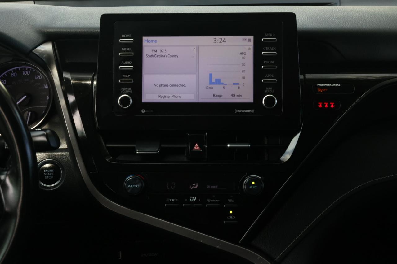 Toyota Camry SE 2021