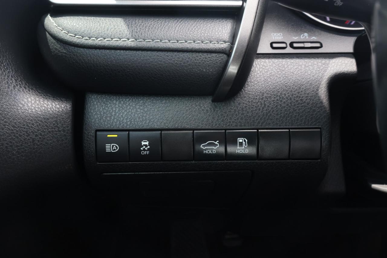 Toyota Camry SE 2021
