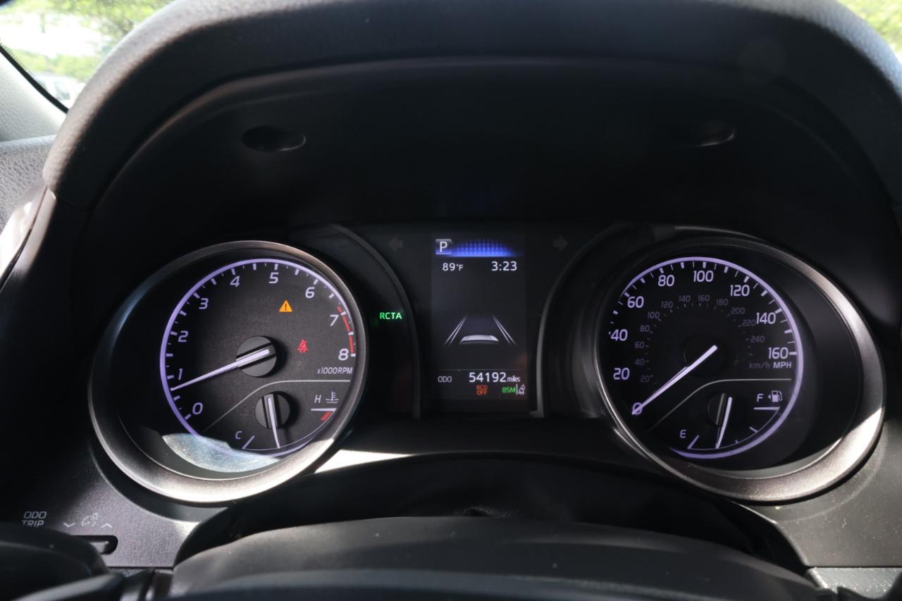 Toyota Camry SE 2021