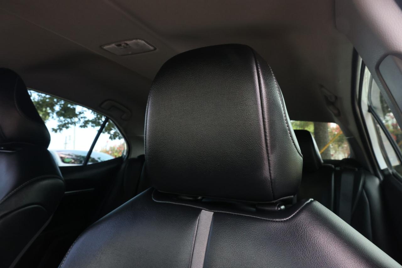 Toyota Camry SE 2021