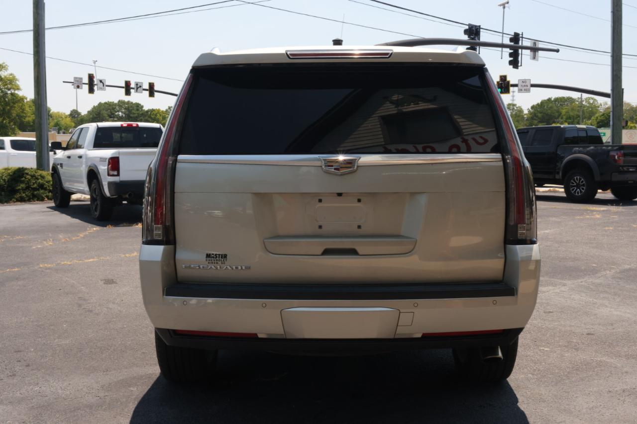 Cadillac Escalade Platinum 4WD 2016