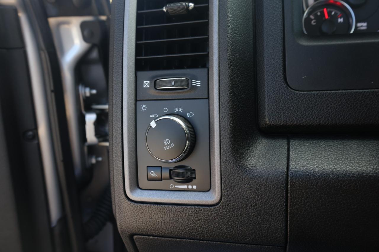 RAM 1500 Classic Tradesman Crew Cab SWB 4WD 2022