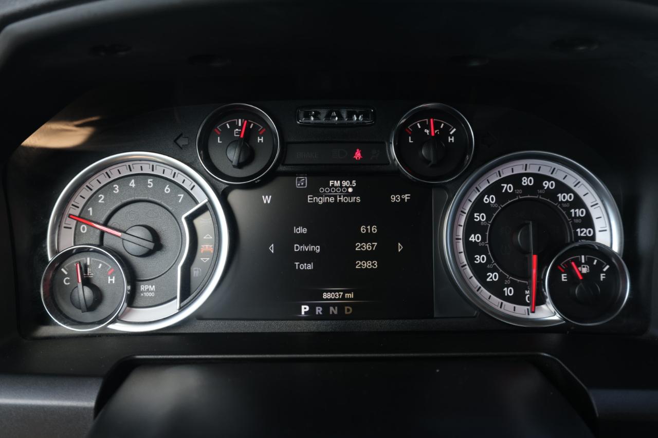 RAM 1500 Classic Tradesman Crew Cab SWB 4WD 2022