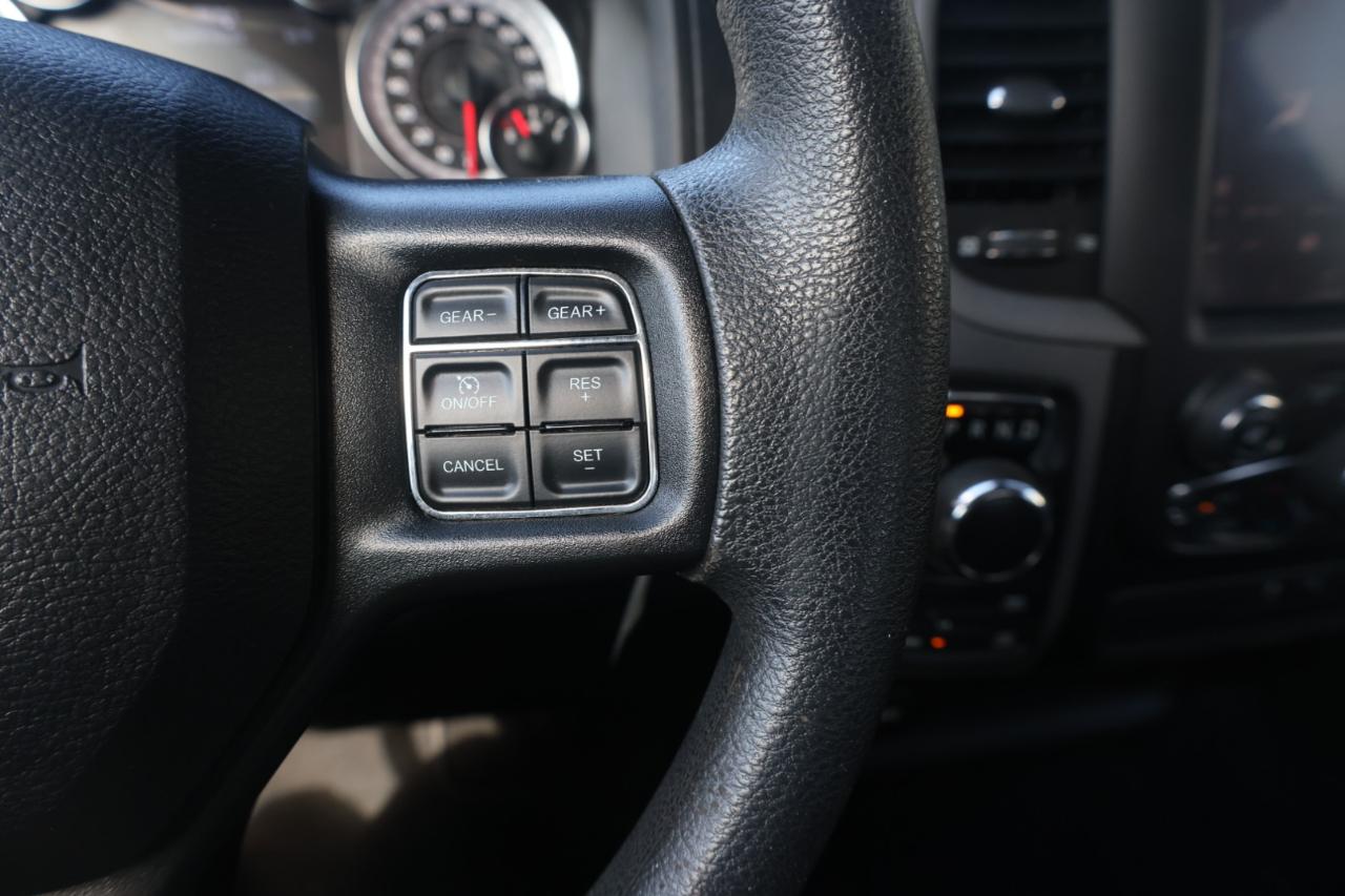 RAM 1500 Classic Tradesman Crew Cab SWB 4WD 2022