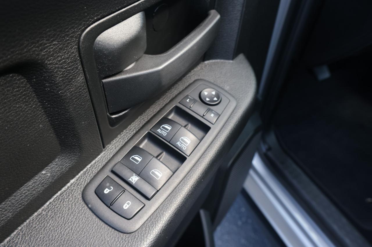 RAM 1500 Classic Tradesman Crew Cab SWB 4WD 2022