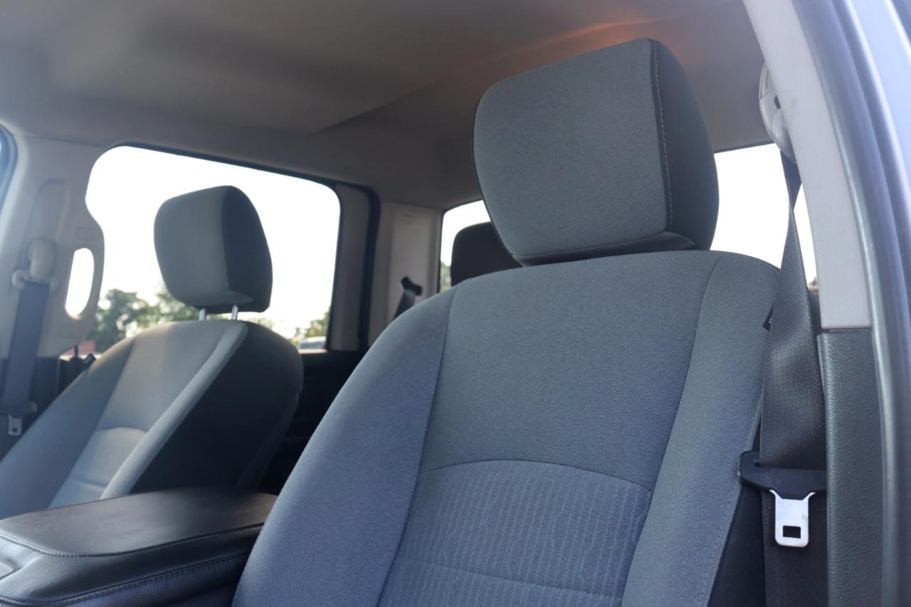 RAM 1500 Classic Tradesman Crew Cab SWB 4WD 2022