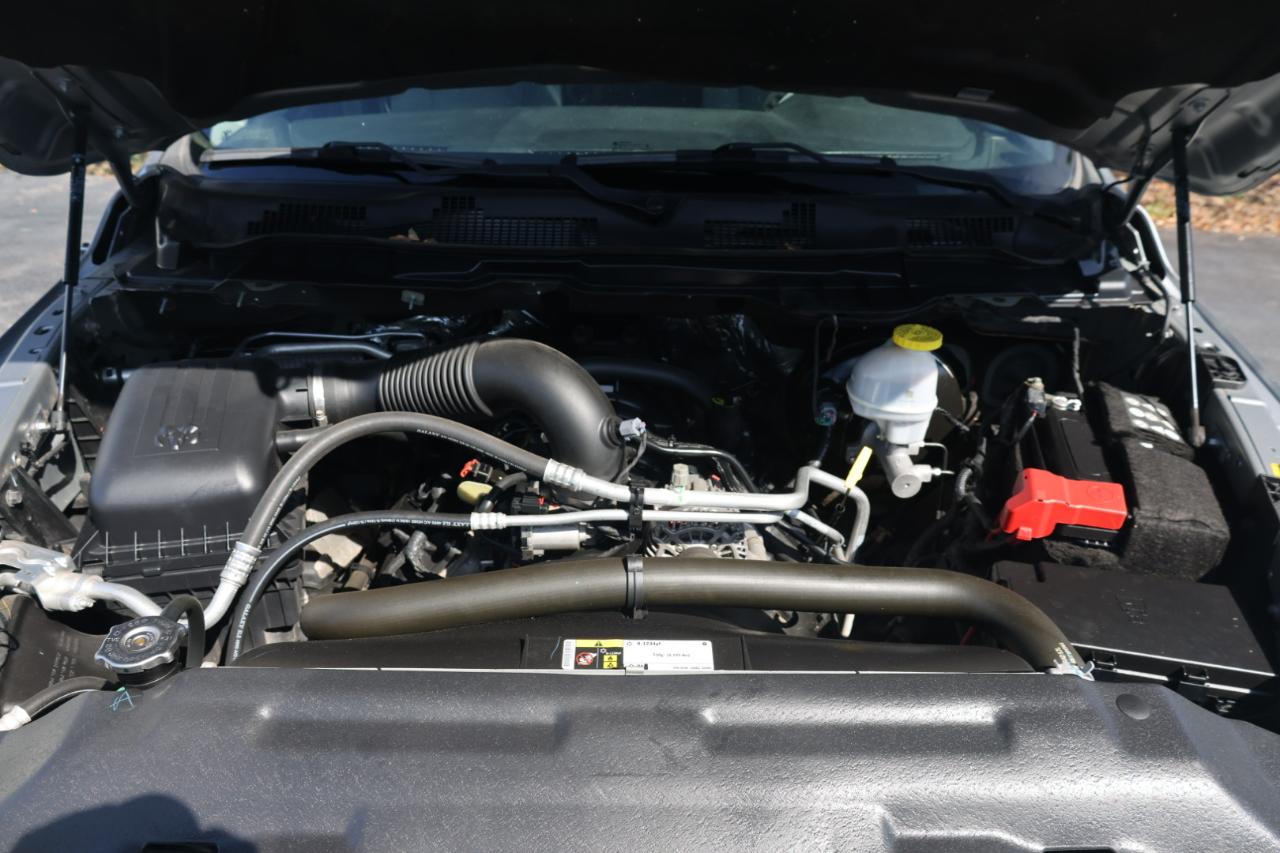 RAM 1500 Classic Tradesman Crew Cab SWB 4WD 2022