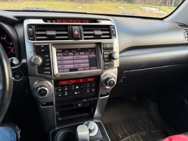 Toyota 4Runner 4WD 4dr V6 Limited (Natl) 2012