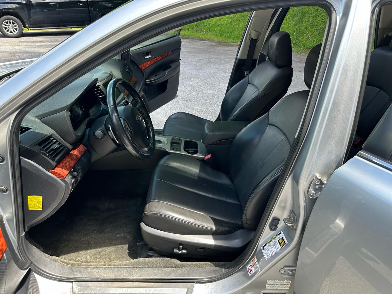 Subaru Outback 4dr Wgn H4 Auto 2.5i Limited 2012