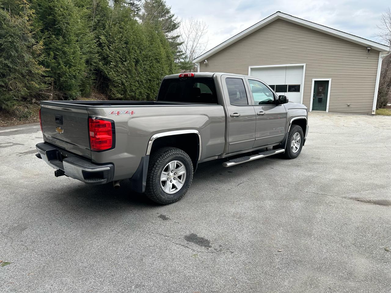 Chevrolet Silverado 1500 4WD Double Cab 143.5" LT w/1LT 2017