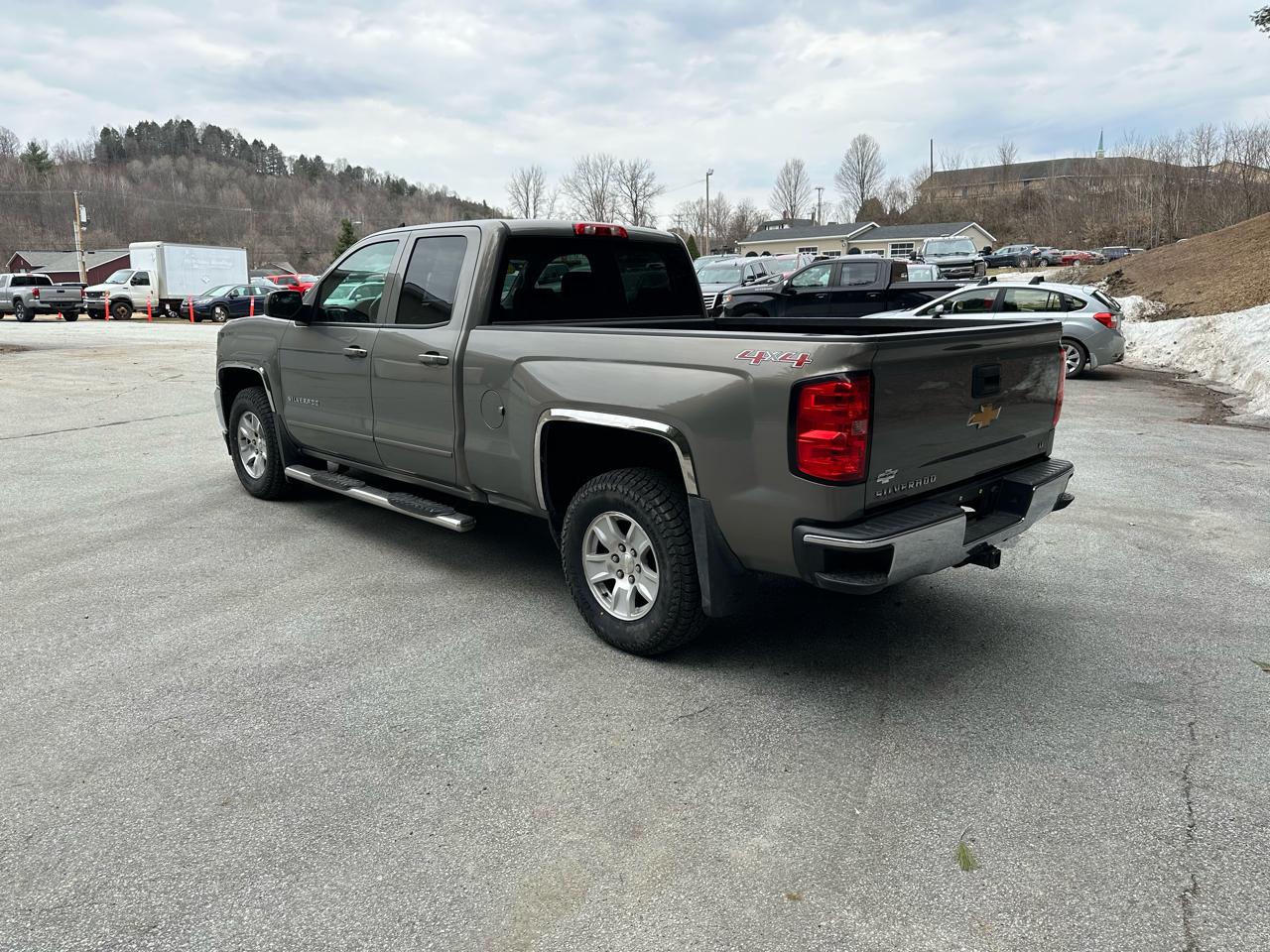 Chevrolet Silverado 1500 4WD Double Cab 143.5" LT w/1LT 2017