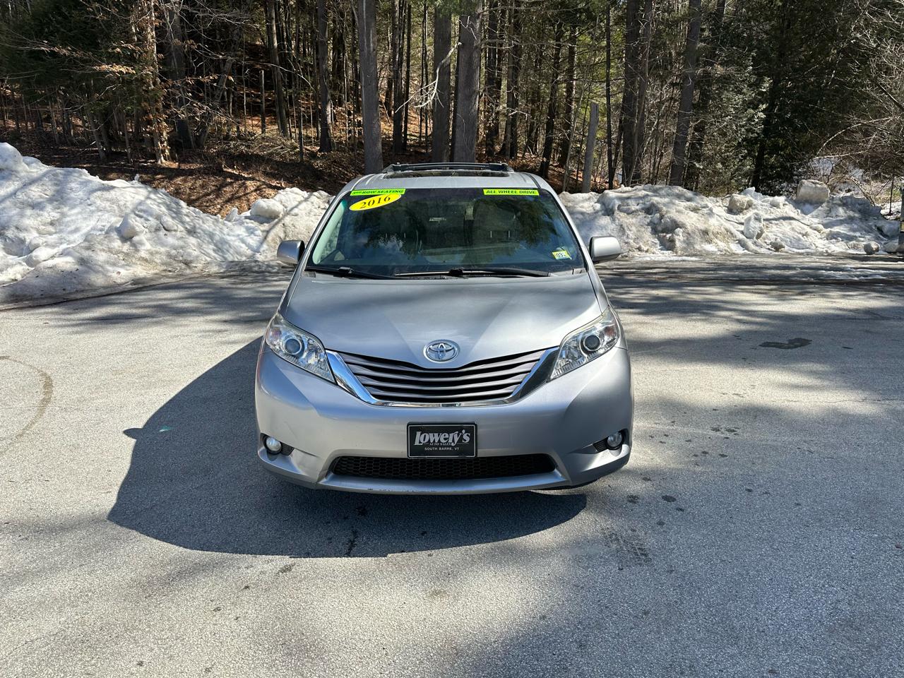 Toyota Sienna 5dr 7-Pass Van XLE Premium AWD (Natl) 2016