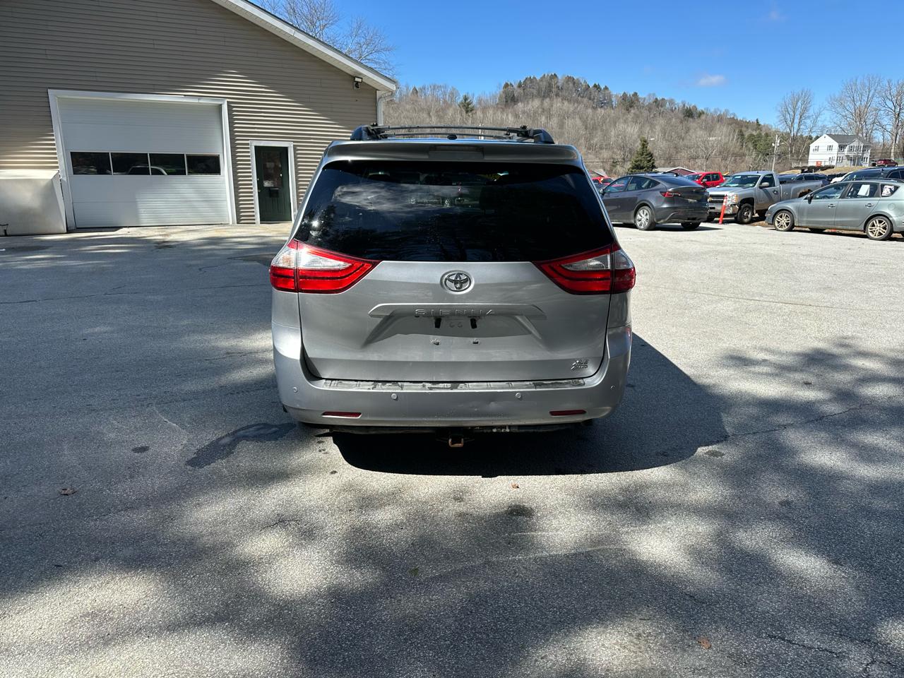 Toyota Sienna 5dr 7-Pass Van XLE Premium AWD (Natl) 2016