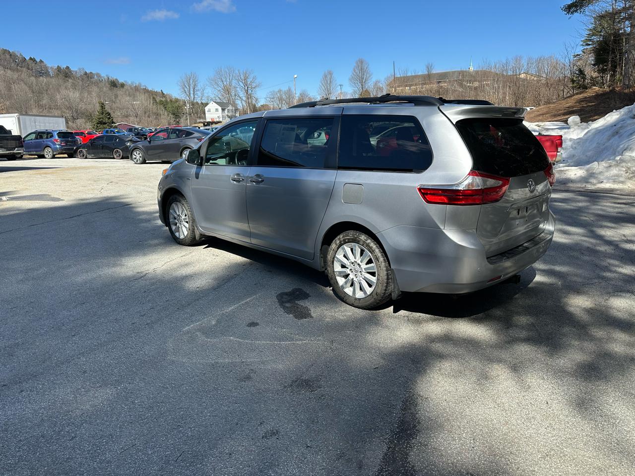 Toyota Sienna 5dr 7-Pass Van XLE Premium AWD (Natl) 2016