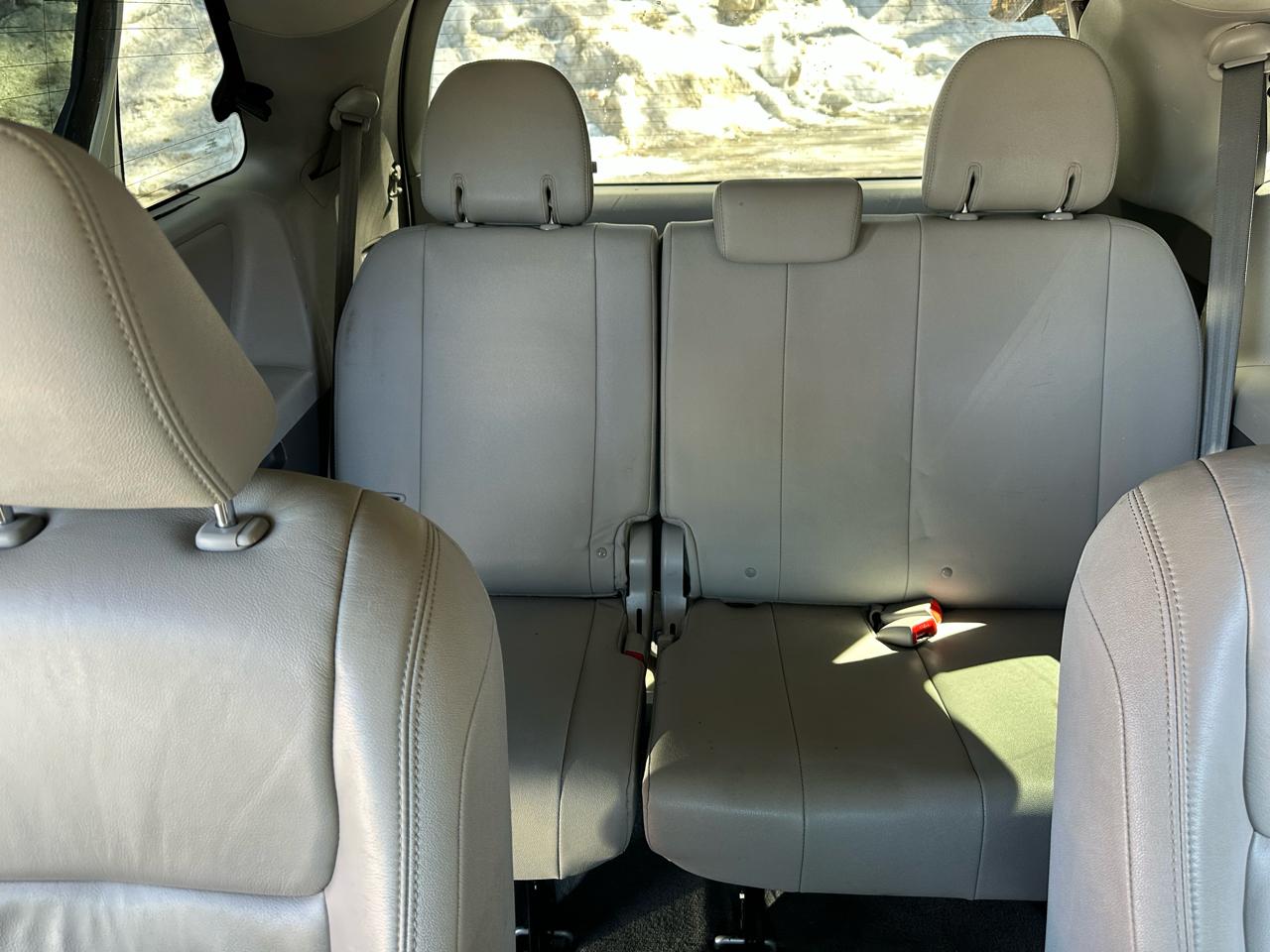 Toyota Sienna 5dr 7-Pass Van XLE Premium AWD (Natl) 2016