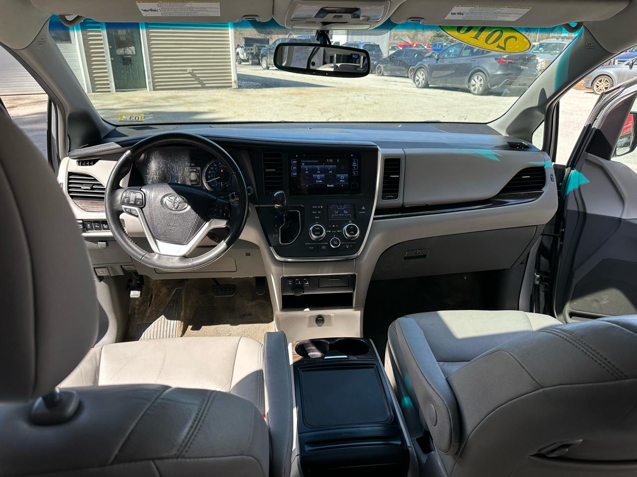 Toyota Sienna 5dr 7-Pass Van XLE Premium AWD (Natl) 2016