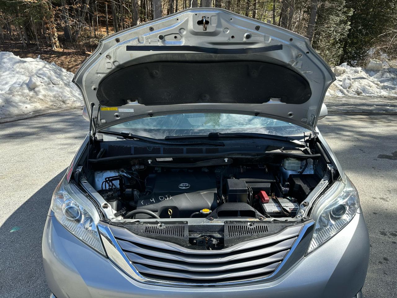 Toyota Sienna 5dr 7-Pass Van XLE Premium AWD (Natl) 2016