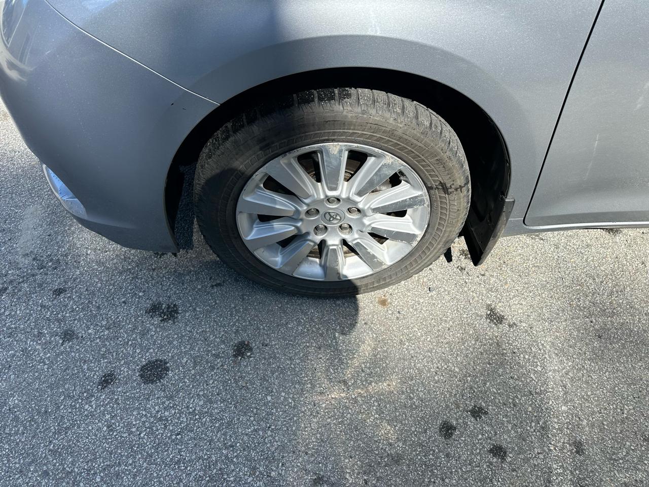 Toyota Sienna 5dr 7-Pass Van XLE Premium AWD (Natl) 2016