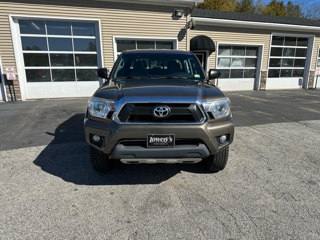 Toyota Tacoma 4WD Double Cab LB V6 AT (Natl) 2015