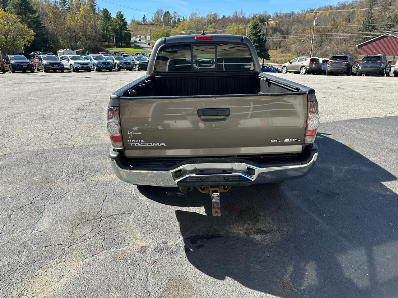 Toyota Tacoma 4WD Double Cab LB V6 AT (Natl) 2015