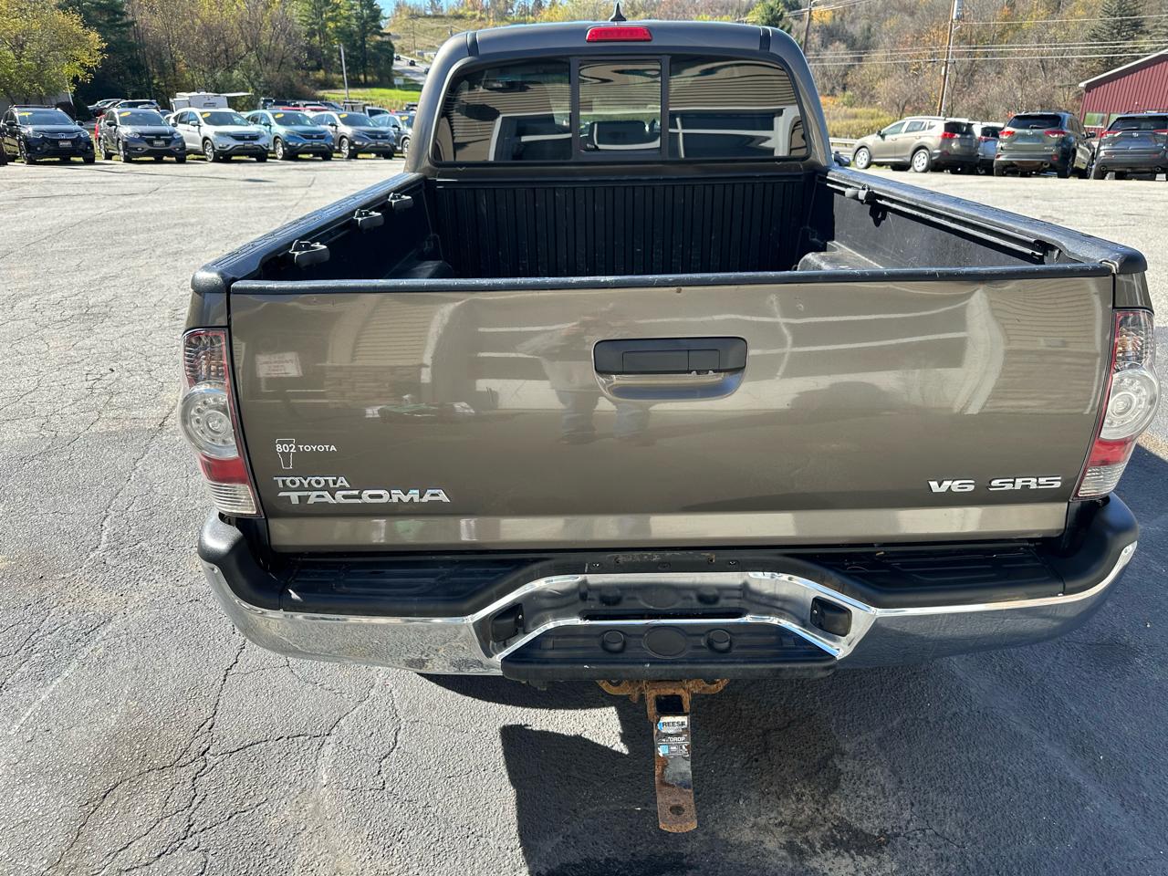 Toyota Tacoma 4WD Double Cab LB V6 AT (Natl) 2015