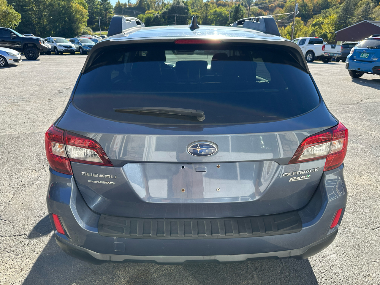 2017 Subaru Outback 2.5i Limited photo 3