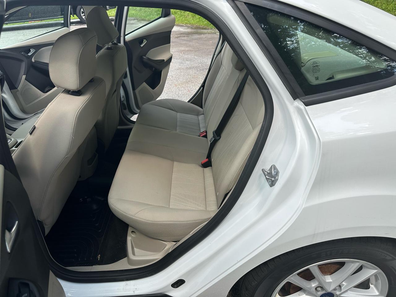 Ford Focus SE Sedan 2017