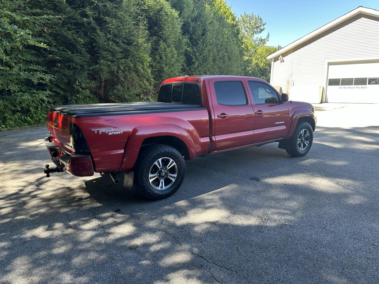 Toyota Tacoma 4WD Double LB V6 AT (Natl) 2010