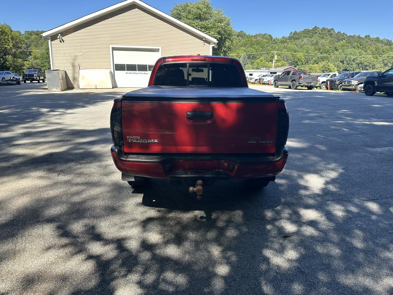 Toyota Tacoma 4WD Double LB V6 AT (Natl) 2010
