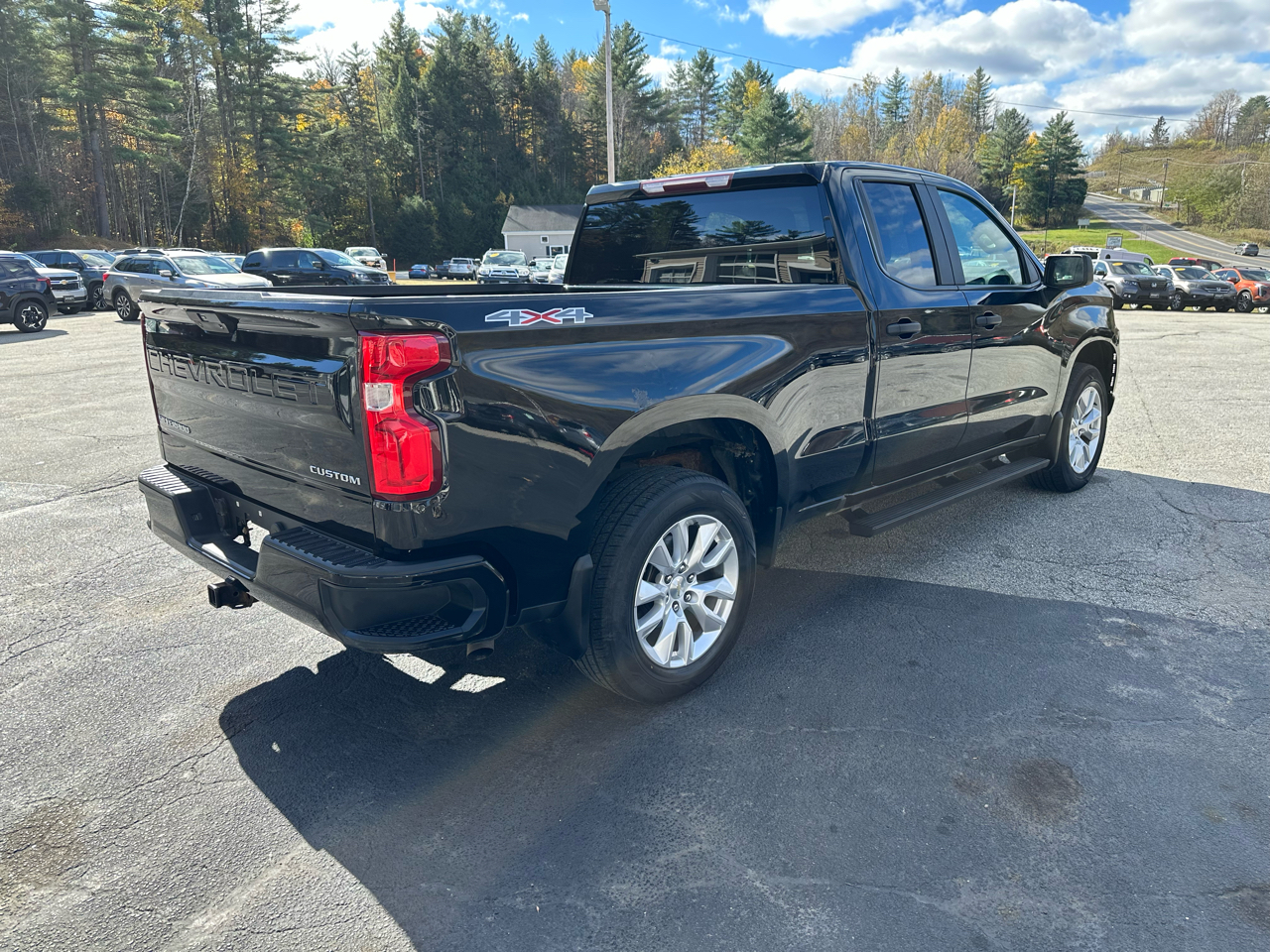 Chevrolet Silverado 1500 4WD Double Cab 147" Custom 2021 Chevrolet Silverado 1500 4WD Double Cab 147" Custom 2021