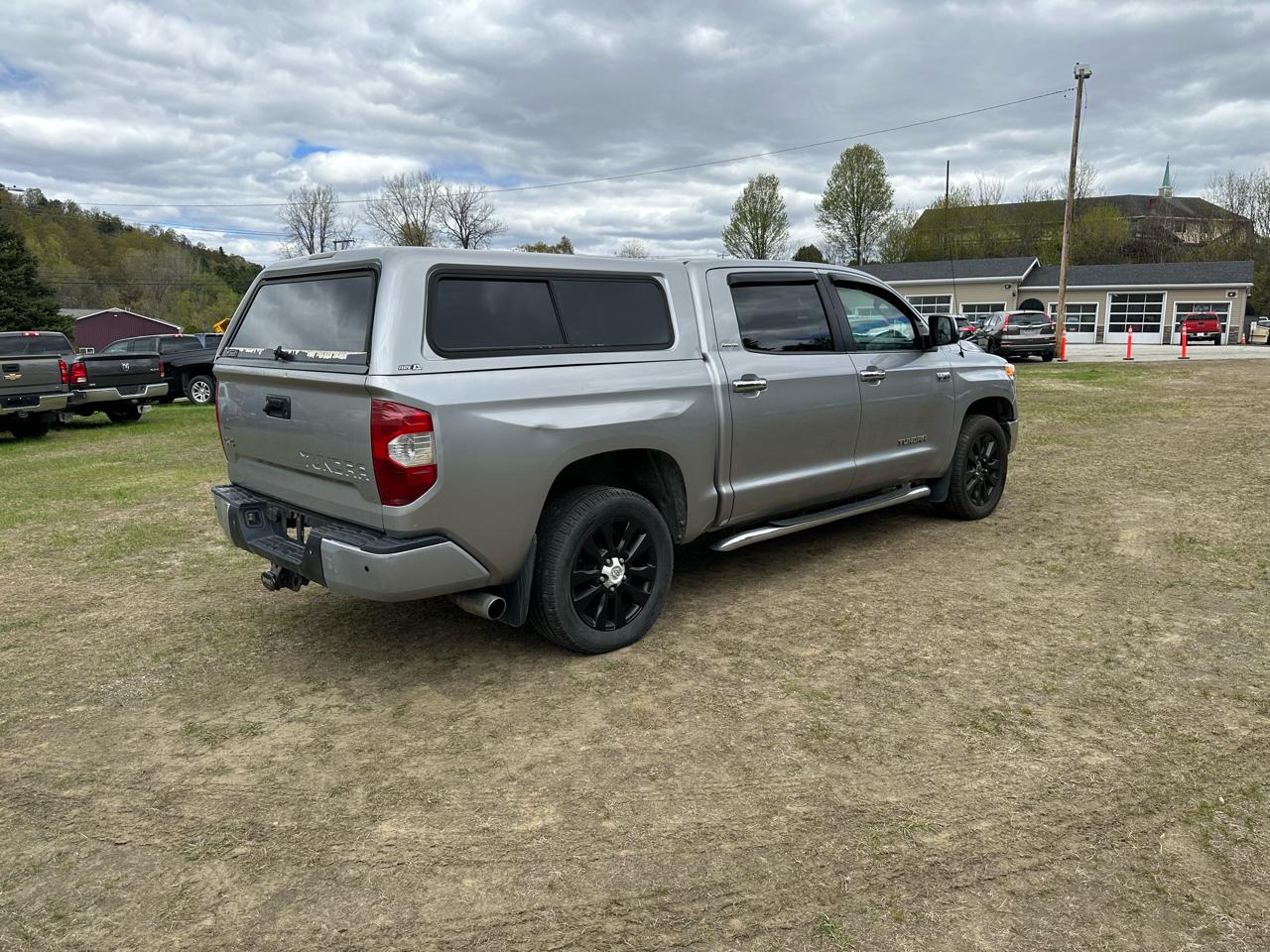 Toyota Tundra 4WD Truck CrewMax 5.7L V8 6-Spd AT LTD (Natl) 2016
