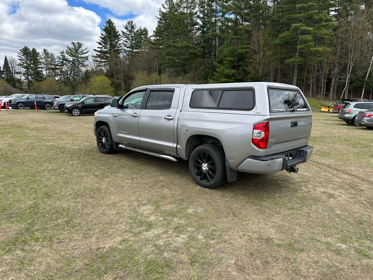 Toyota Tundra 4WD Truck CrewMax 5.7L V8 6-Spd AT LTD (Natl) 2016