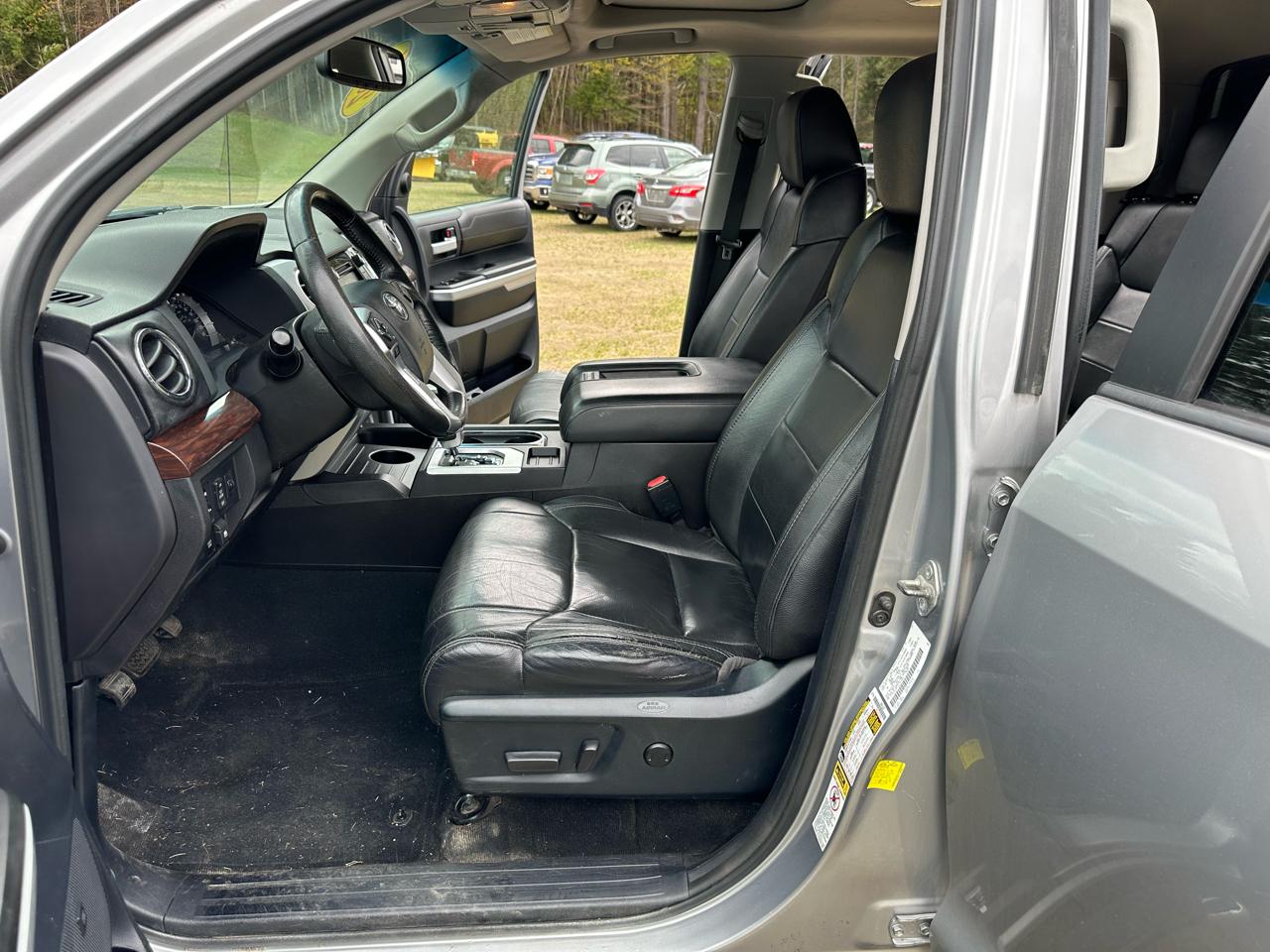 Toyota Tundra 4WD Truck CrewMax 5.7L V8 6-Spd AT LTD (Natl) 2016