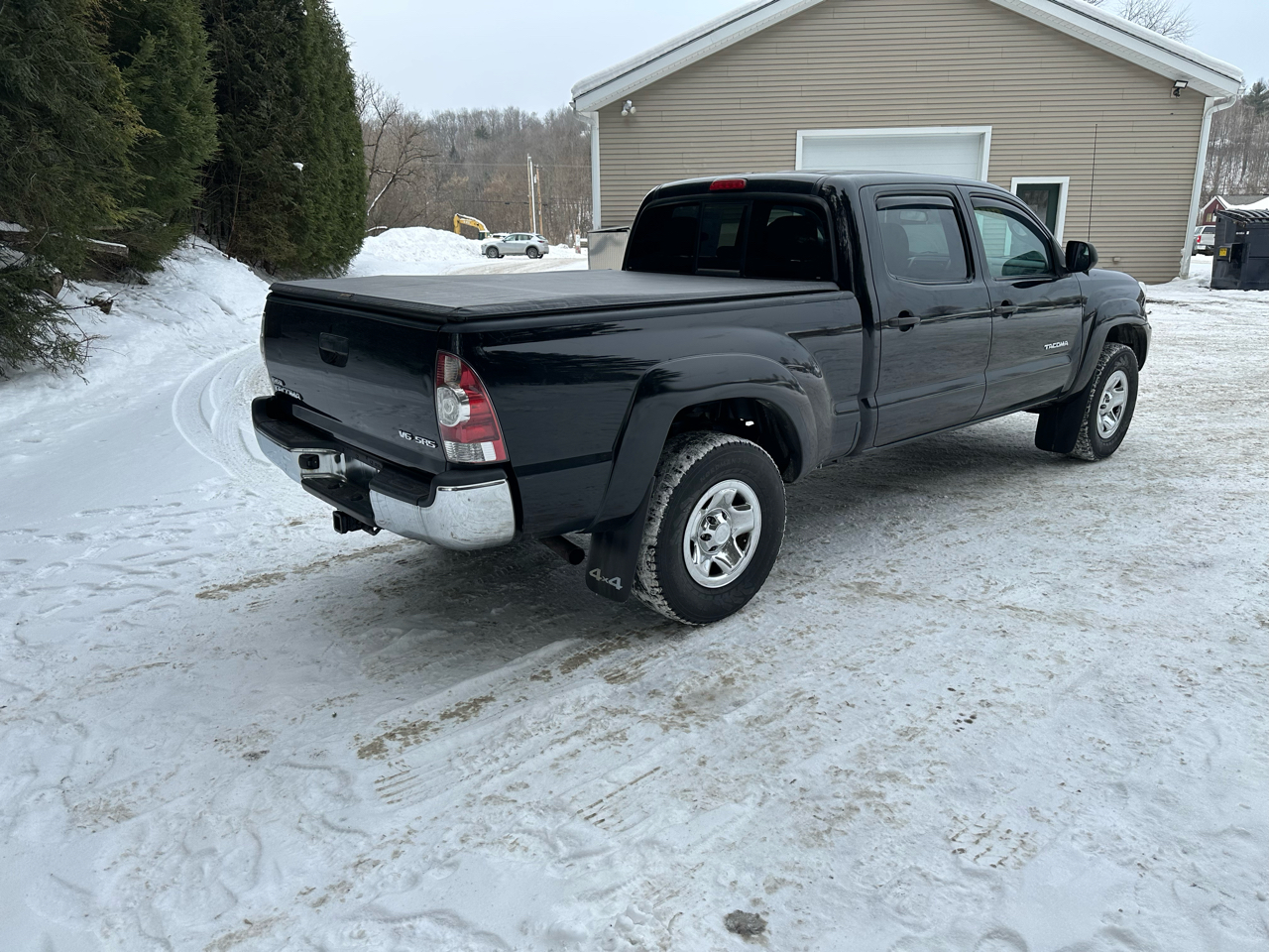 Toyota Tacoma 4WD Double Cab LB V6 AT (Natl) 2015