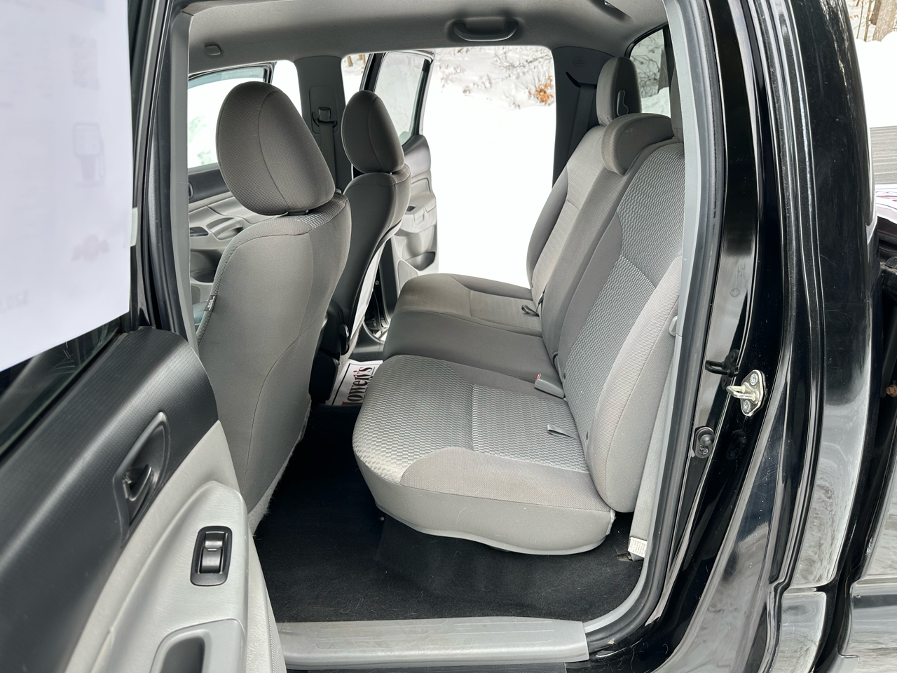 Toyota Tacoma 4WD Double Cab LB V6 AT (Natl) 2015