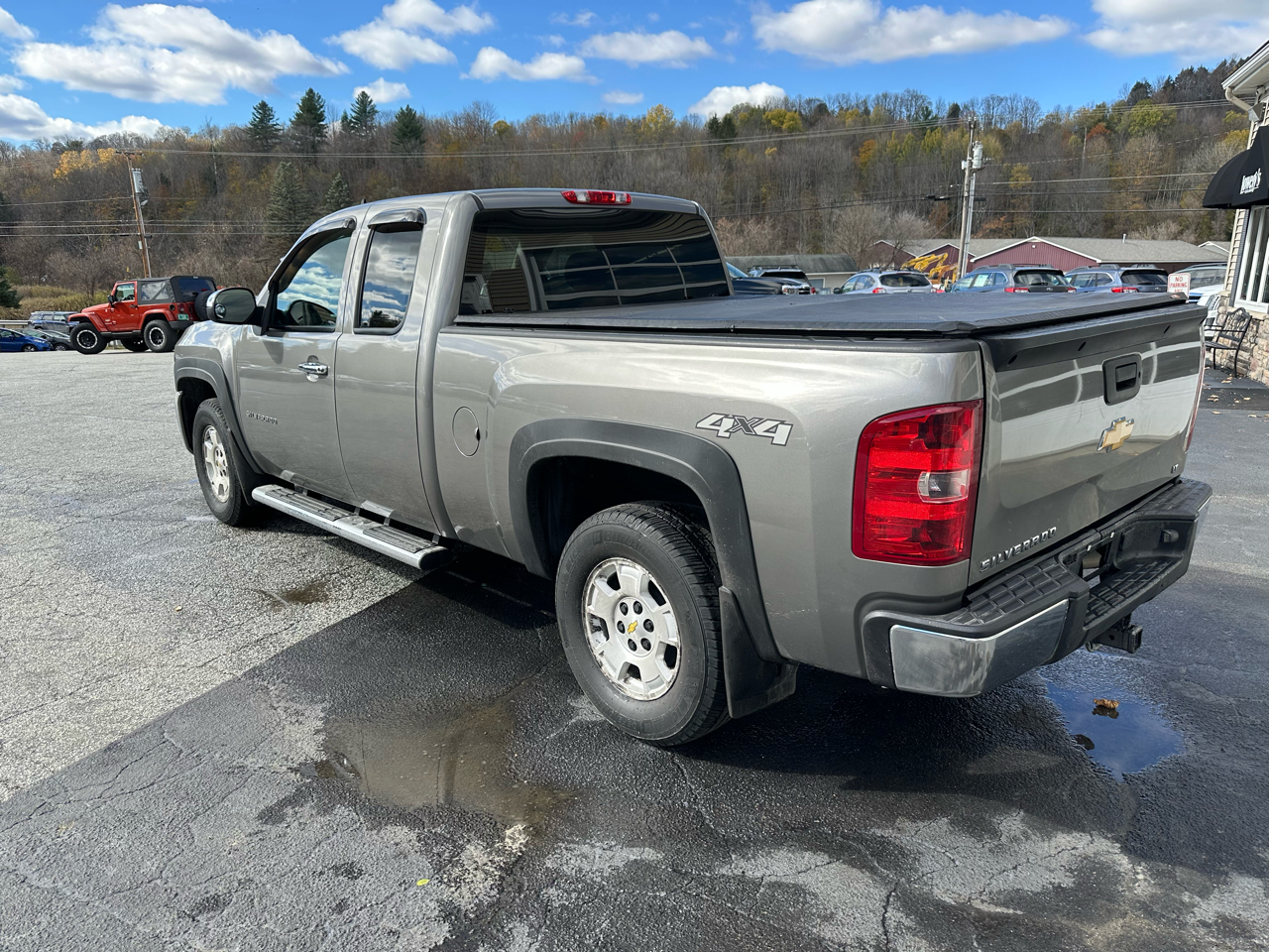 Chevrolet Silverado 1500 4WD Ext Cab 143.5" LT 2013 Chevrolet Silverado 1500 4WD Ext Cab 143.5" LT 2013