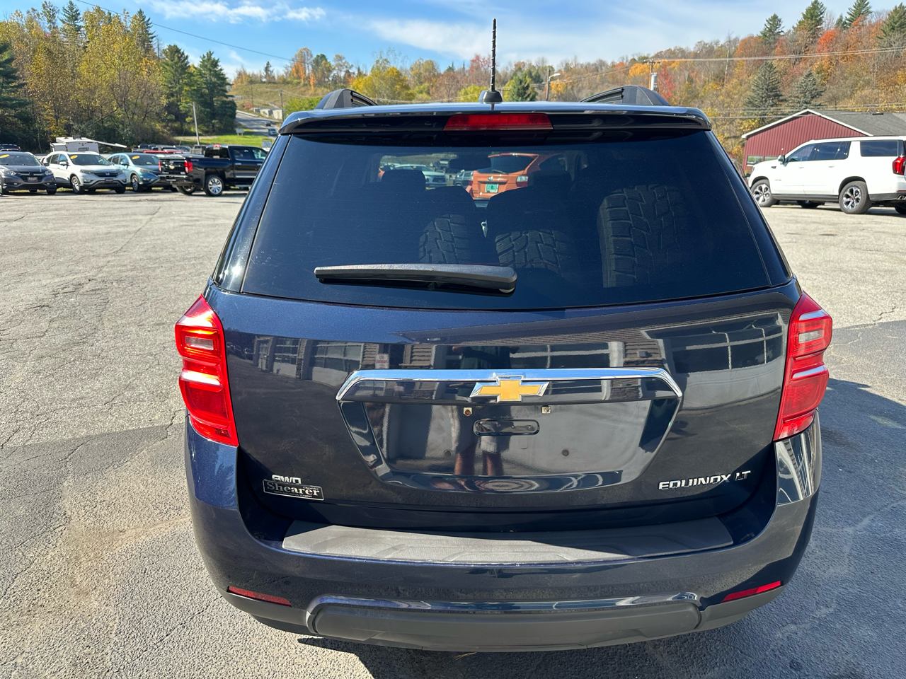 2016 Chevrolet Equinox LT photo 2