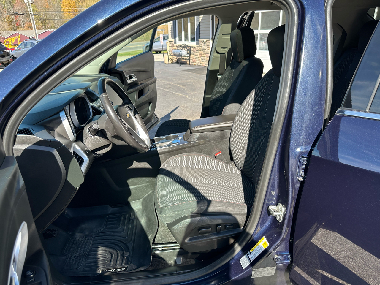 2016 Chevrolet Equinox LT photo 3