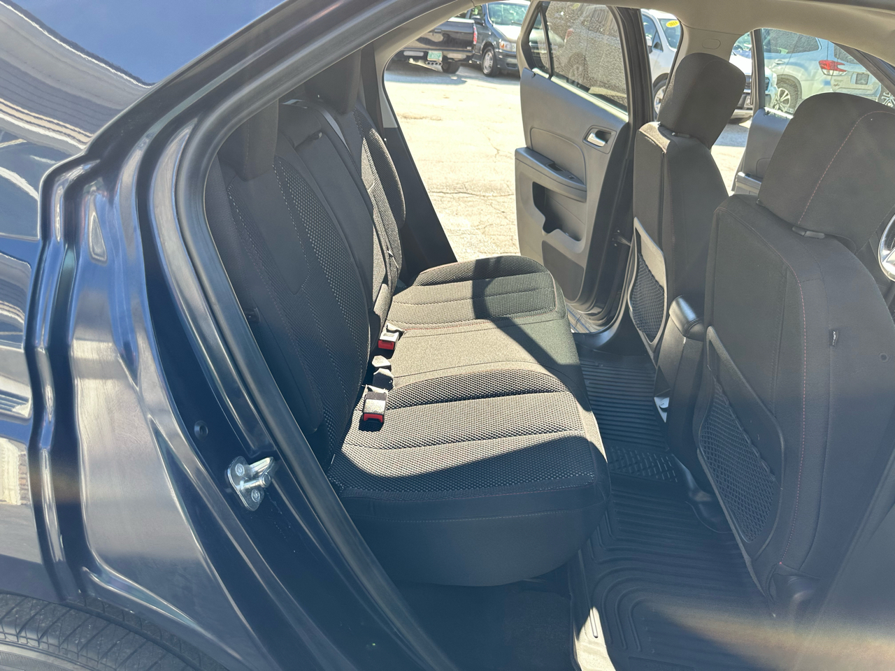 2016 Chevrolet Equinox LT photo 4