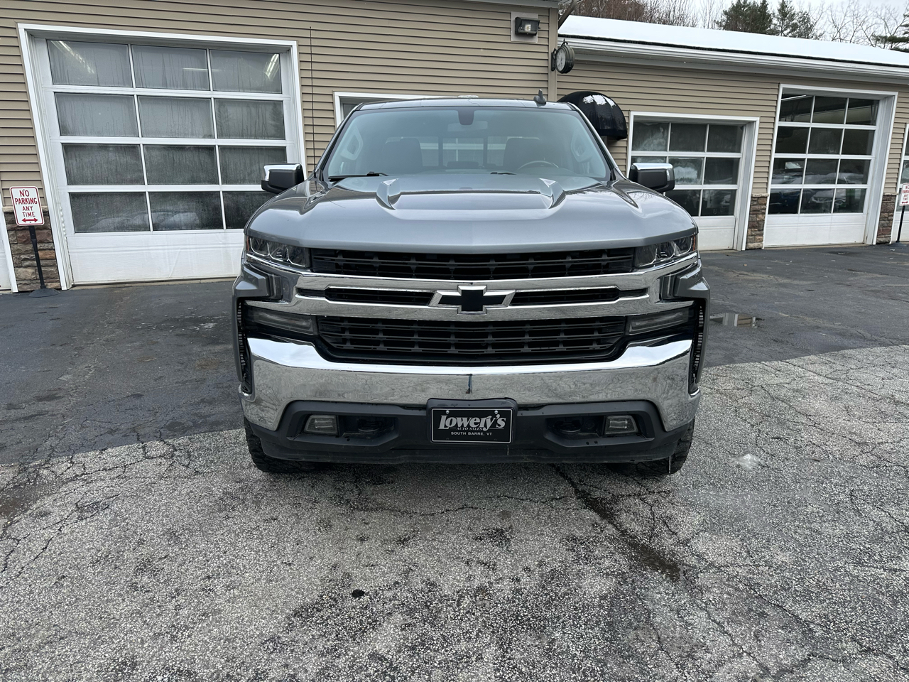 2019 Chevrolet Silverado 1500 LT photo 2