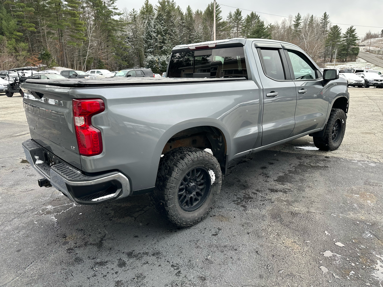 2019 Chevrolet Silverado 1500 LT photo 3