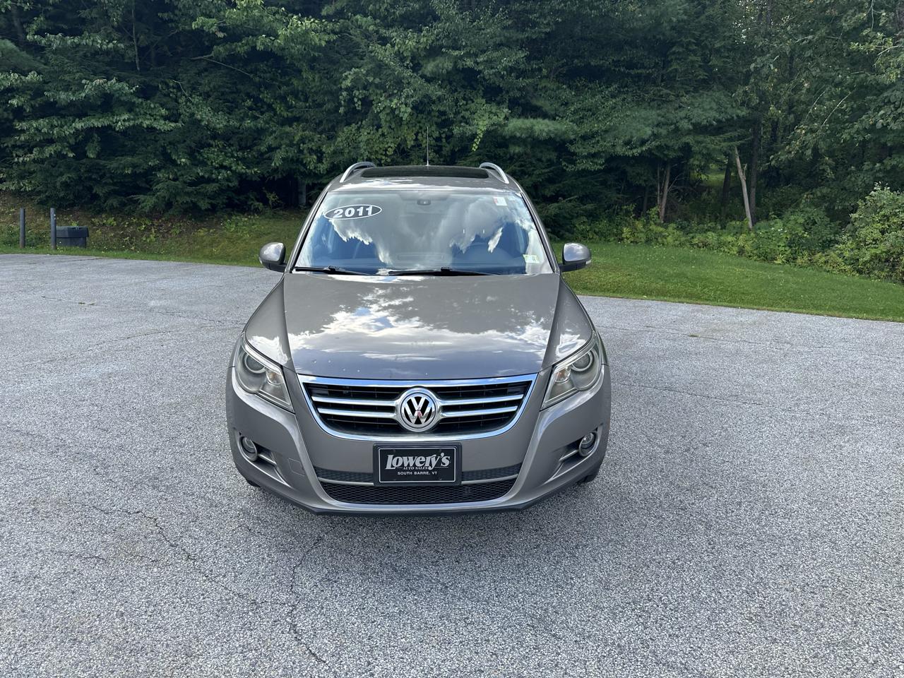 Volkswagen Tiguan 4WD 4dr S 4Motion 2011