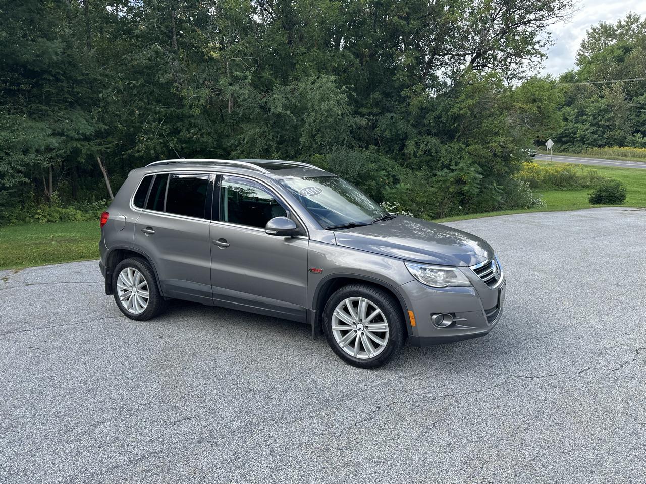 Volkswagen Tiguan 4WD 4dr S 4Motion 2011