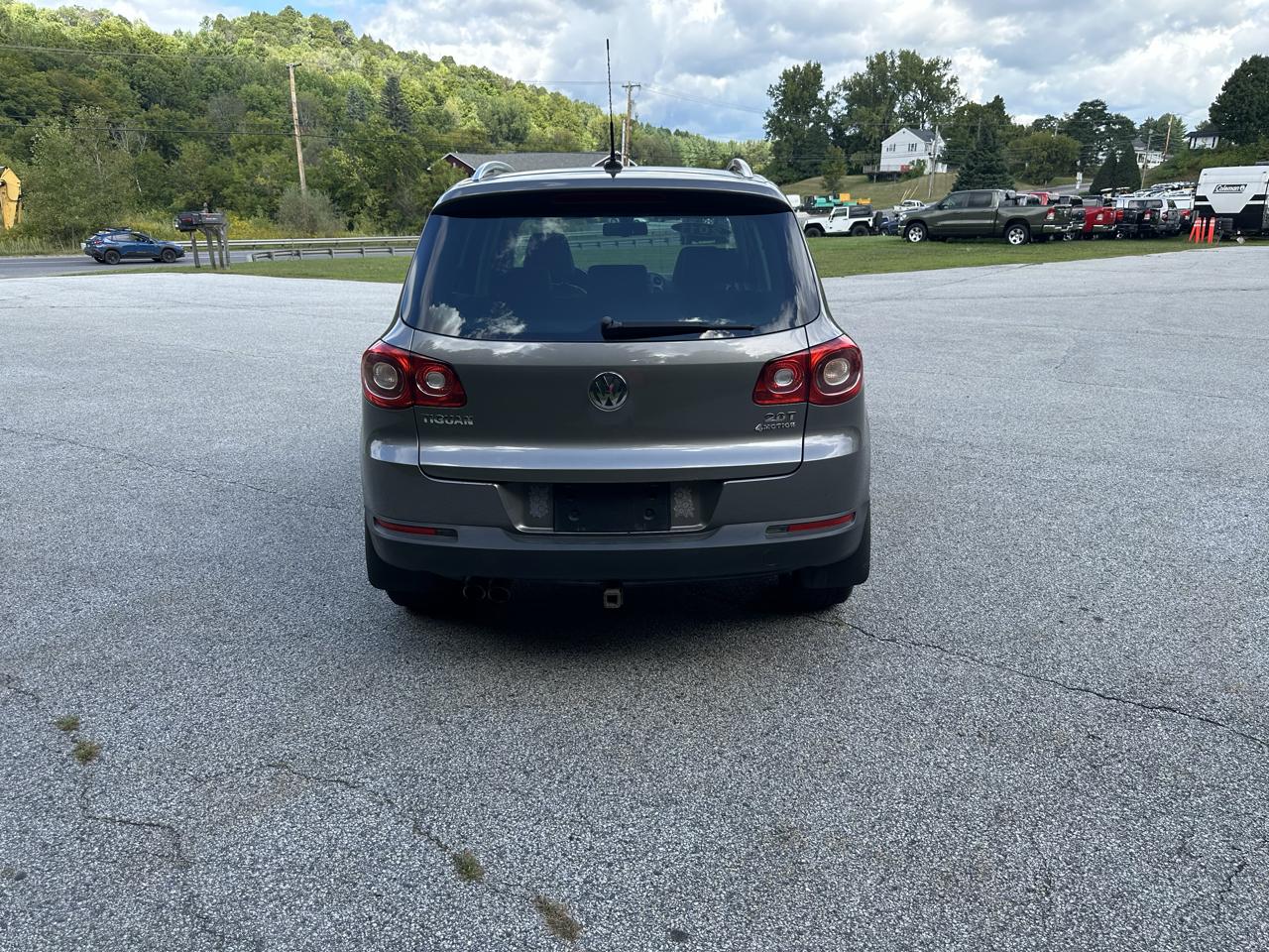 Volkswagen Tiguan 4WD 4dr S 4Motion 2011